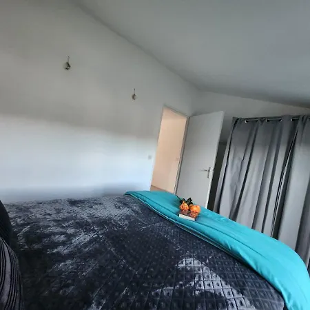 Charles Yourhosthelper * Сен-Рафаэль