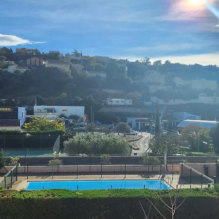 Charles Yourhosthelper Апартаменты Сен-Рафаэль