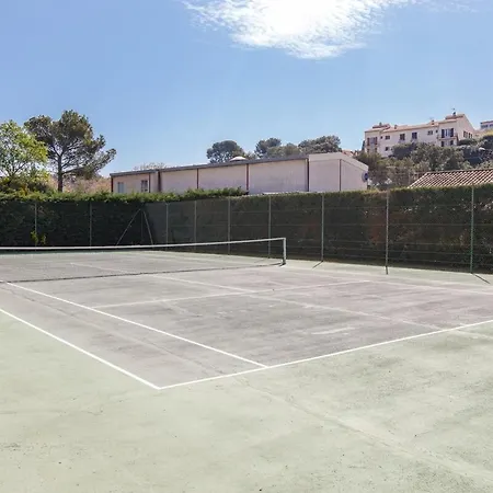 Charles Yourhosthelper Сен-Рафаэль