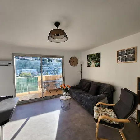 Διαμέρισμα Charles Yourhosthelper Saint-Raphaël