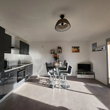 Apartment Charles Yourhosthelper Saint-Raphael (Var)