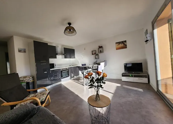 Apartamento Charles Yourhosthelper