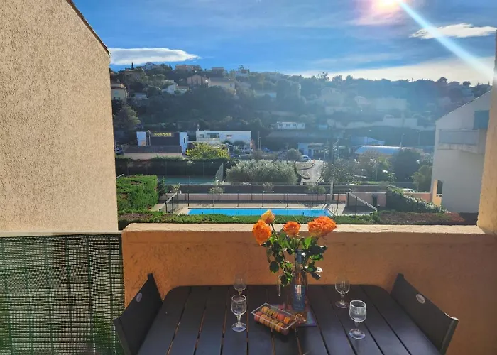 Charles Yourhosthelper *