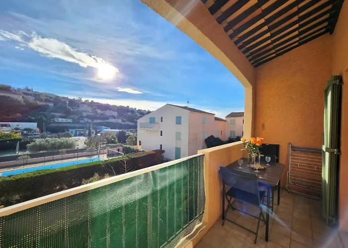 Charles Yourhosthelper Apartamento Saint-Raphaël