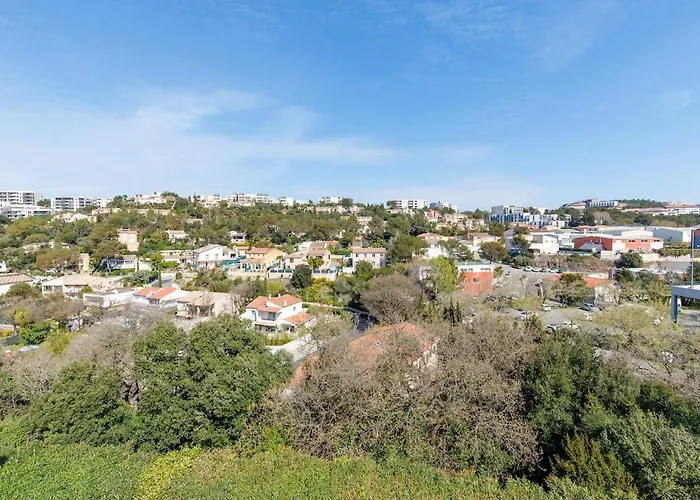 Charles Yourhosthelper Apartamento