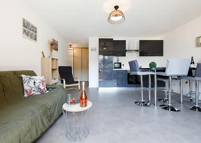 Charles Yourhosthelper Apartamento Saint-Raphaël